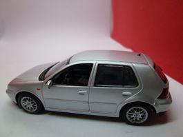 VW Golf  1997 - silber - von Minichamps !!  %%SALE%%