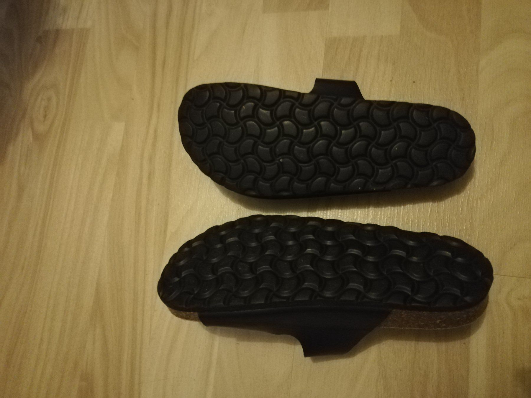 Scarpe per ragazzi: Pantoufles "Wellness"  (35) – Usato da Biel/Bienne venduto da Sikosi 1