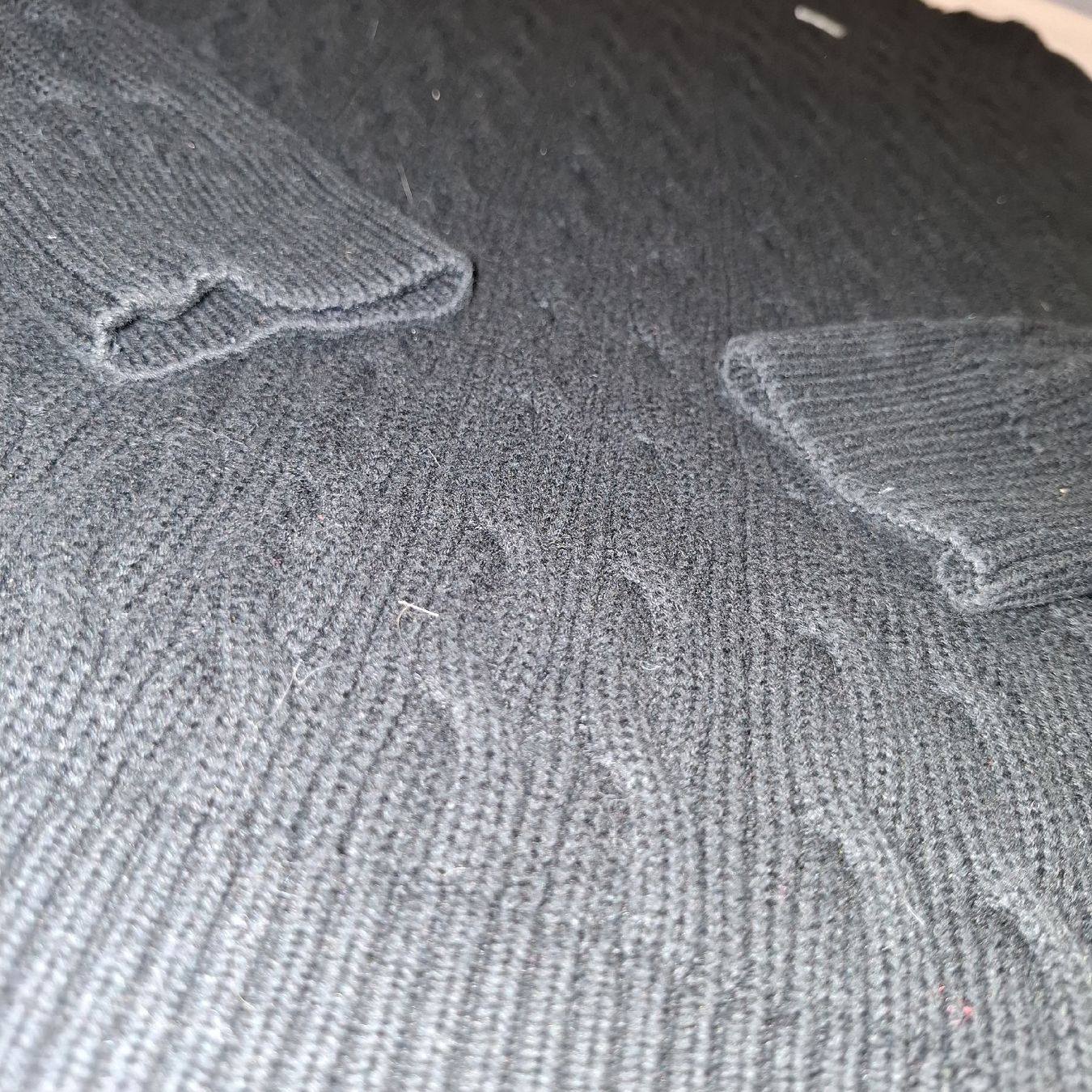 Lacoste Pullover & Sweatshirts: Lacoste Devanlay Pull torsadé noir - Taille 4 (M) – Gebraucht aus Le Locle von QualiteExpress 5
