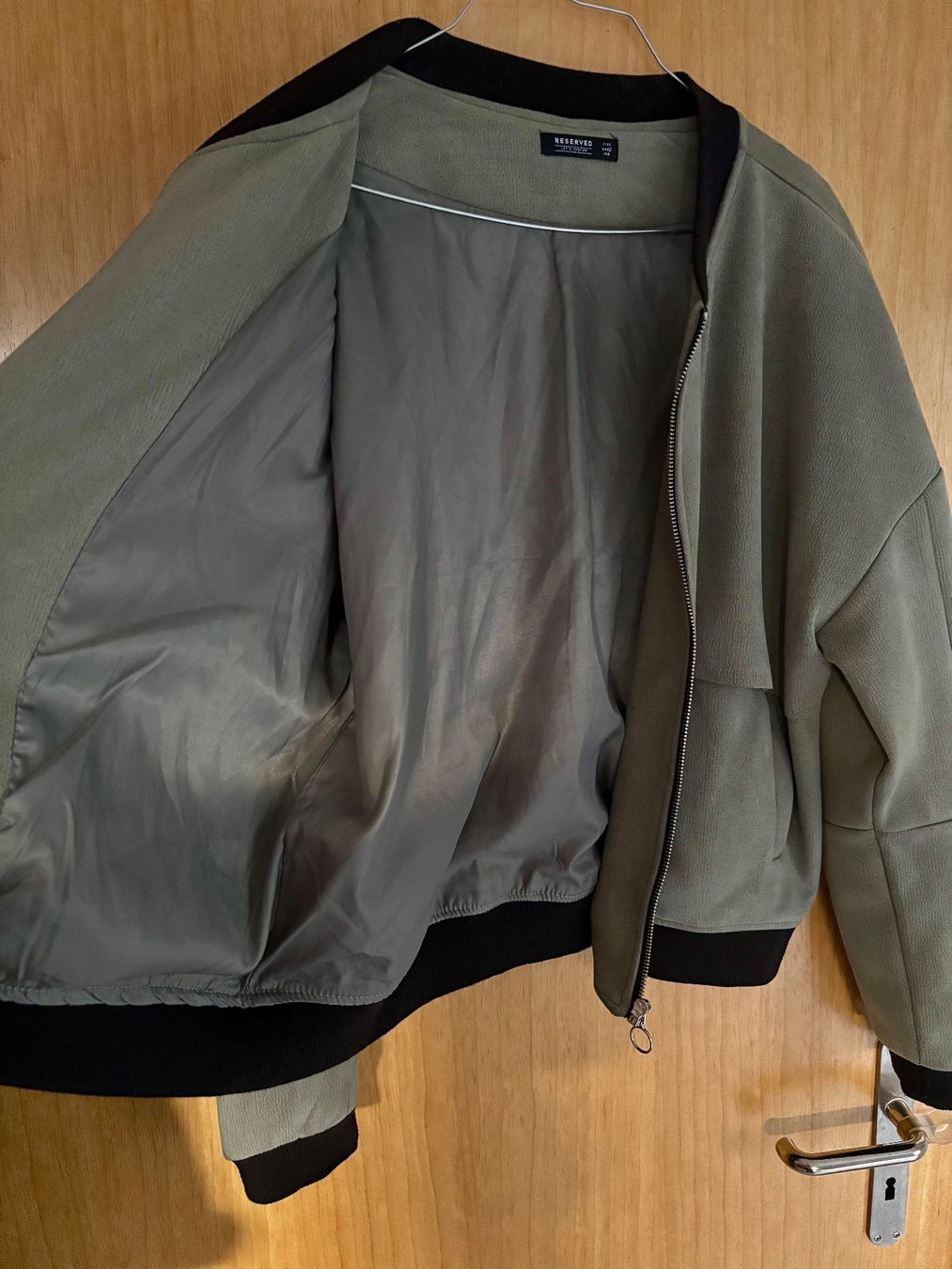 Giacche: Olive green Jacket by Reserved New Size 42 – Nuovo (secondo la descrizione) da Füllinsdorf venduto da MaiiaM 1