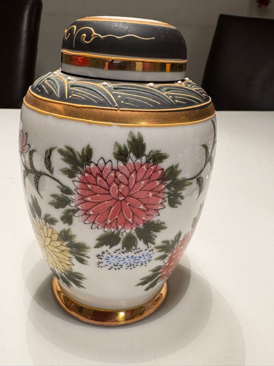 Vasen & Gefässe: Japanische Deckelvase/Teedose – Gebraucht aus Egg b. Zürich von Brocki_Insel_Egg
