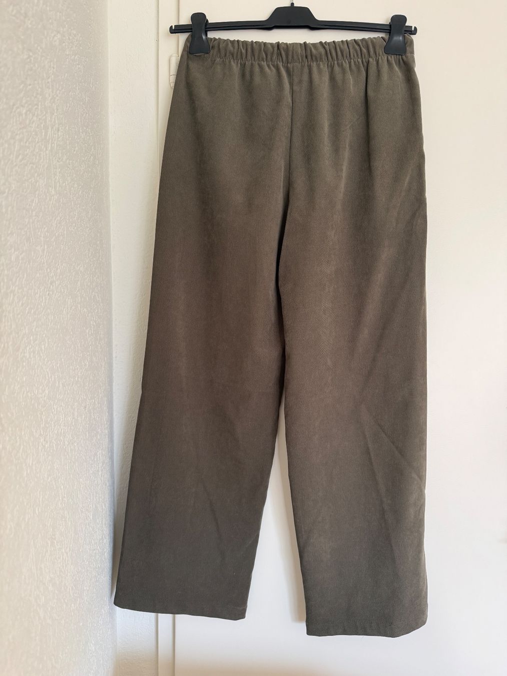 Zara Hosen: Hose Zara – Gebraucht aus Küsnacht ZH von nat_m97w 1