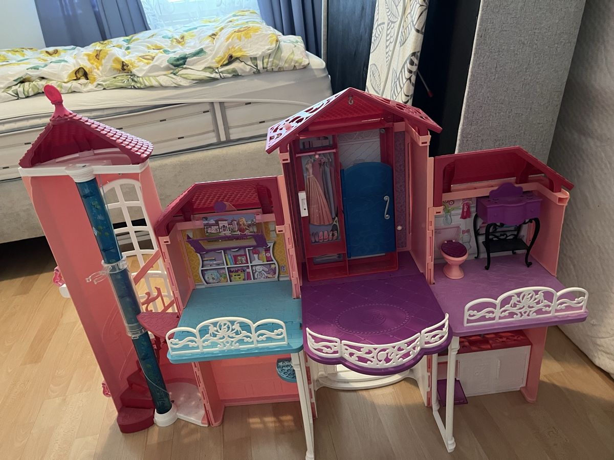 Barbie Maisons & Meubles de poupées: Barbie Haus  – D'occasion à Rothenburg par sla_rn6q 1