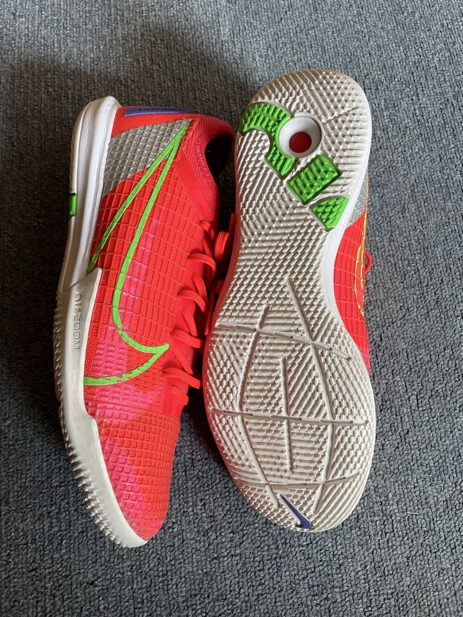 Nike Scarpe per ragazzi: Nike Fussball Hallenschuhe – Usato da Oberschan venduto da Cindyhund 2