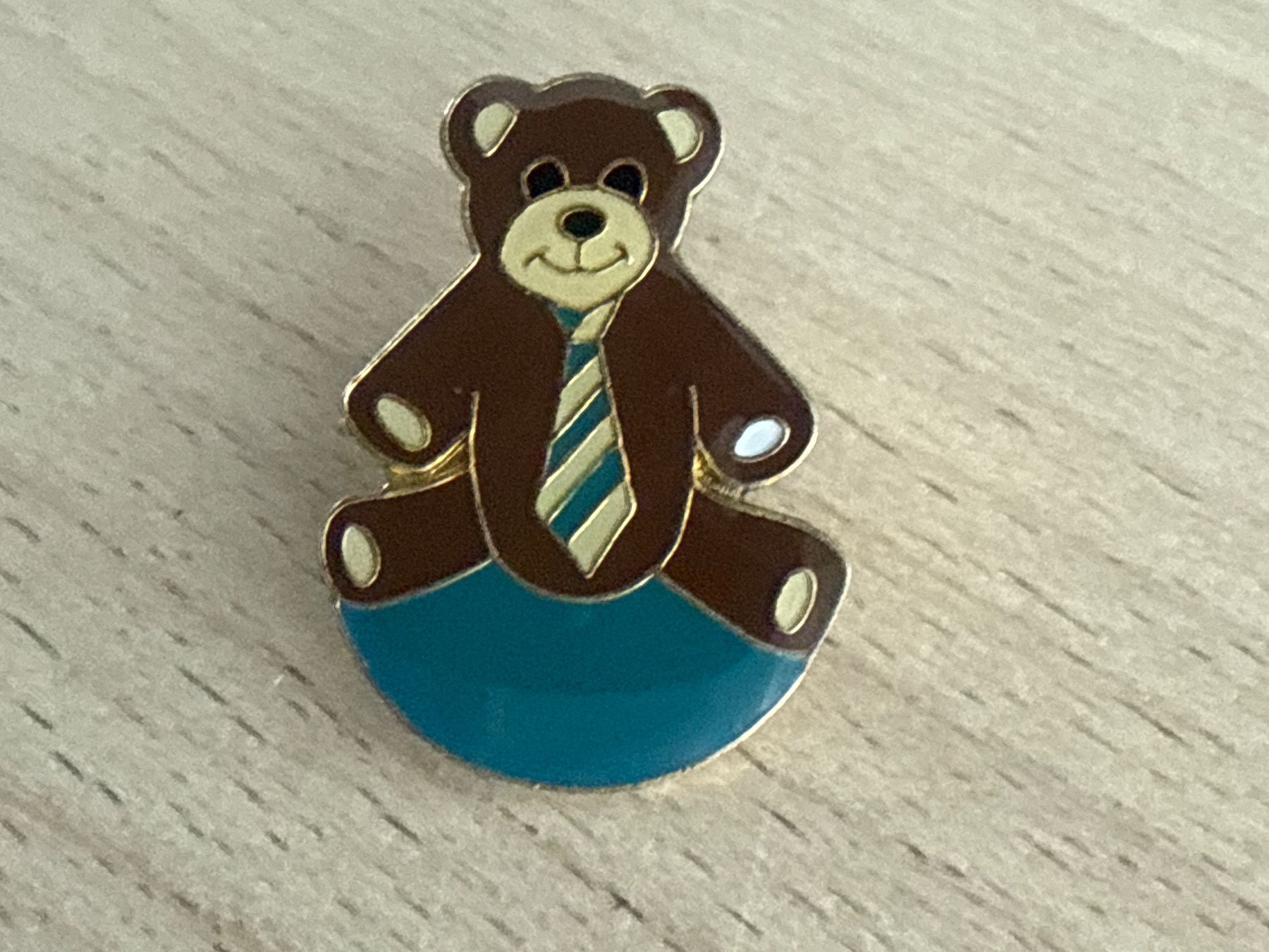 Plaquettes & Badges: Pin Teddy Bär – D'occasion à Glattbrugg par Schweigmatt