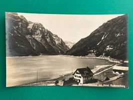 Am Klönthalersee mit Hotel Roanenberg