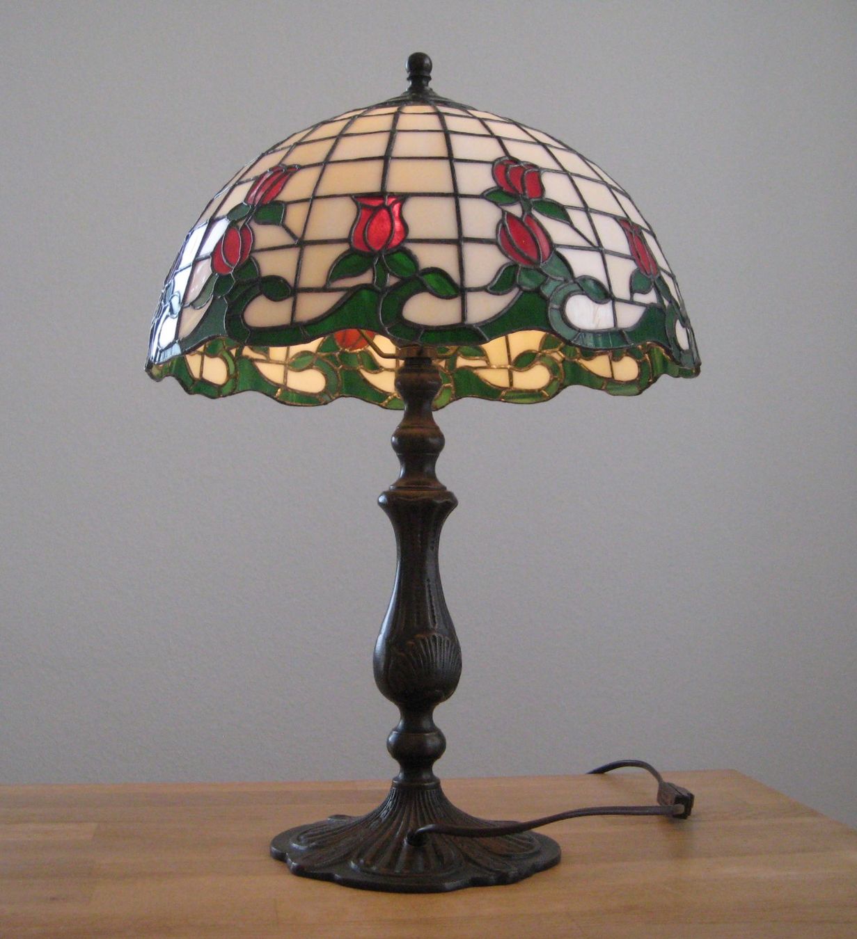 Tiffany & Co. Lampade: Grosse Tischlampe Tiffany Stil – Usato da Langendorf venduto da Happy11
