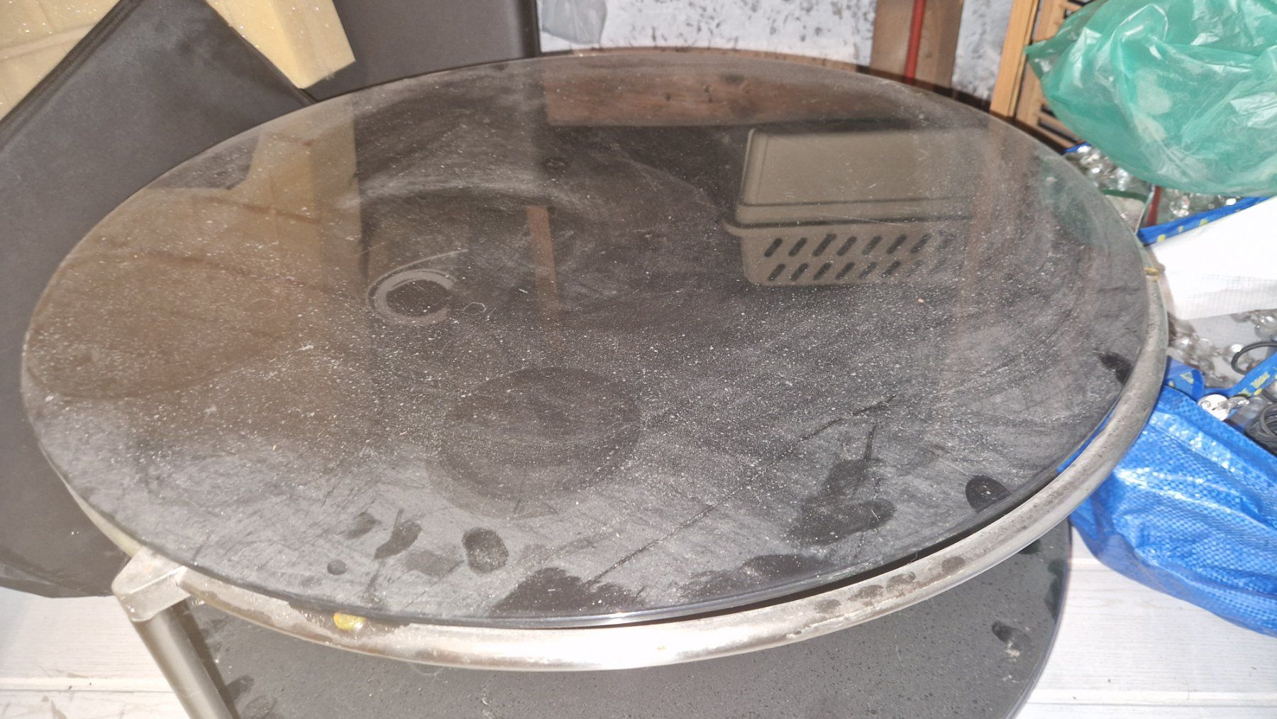 Tische: Couchtisch rund Glas/Metall mit Rollen – Gebraucht aus Zürich von Korhal 4