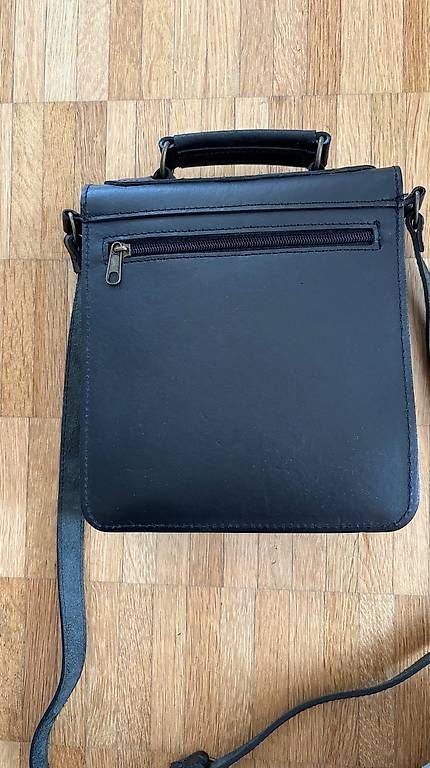 Borse da donna: Schwarze Ledertasche – Usato da Zuchwil venduto da lua_78hc 4