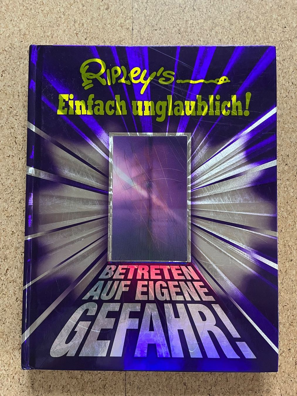 Livres: Gebundenes Buch "Ripley's  - EINFACH UNGLAUBLICH" – D'occasion à Grosswangen par Vita500