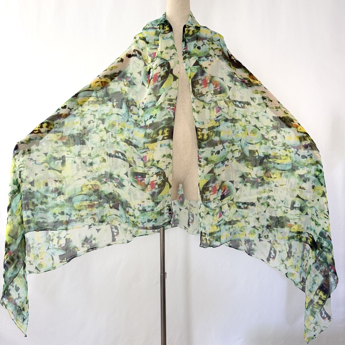 Oska Foulard & Sciarpe: OSKA Large silk scarf – Nuovo (secondo la descrizione) da Freienbach venduto da Avviivva_Shop 1
