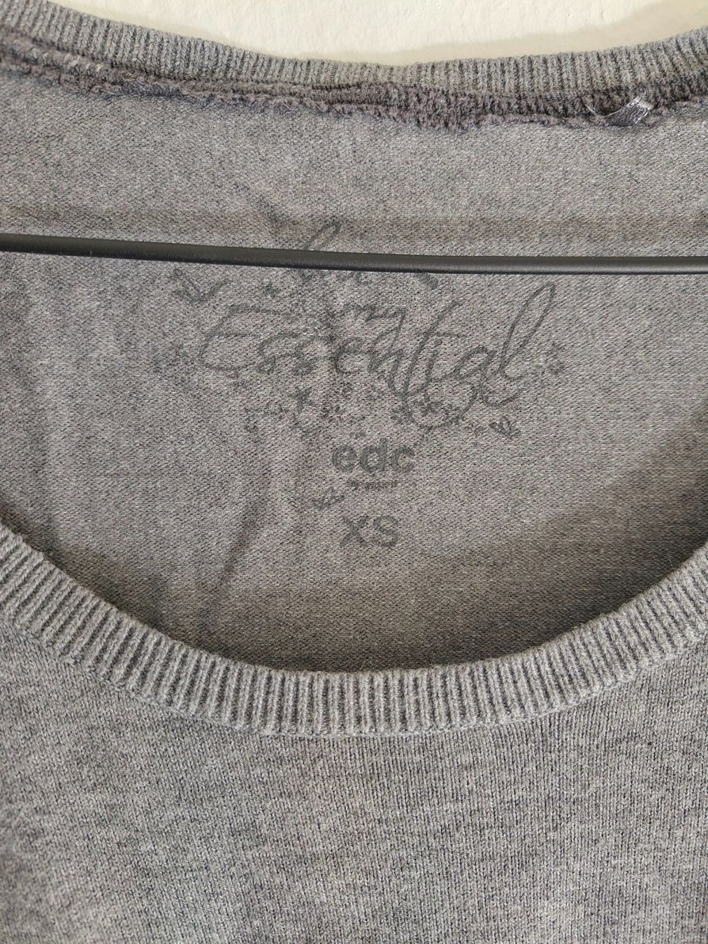 Esprit Maglioni & Felpe: Grauer Strickpullover EDC Esprit  * Grösse XS – Usato da Basel venduto da AufeinenBlick 3