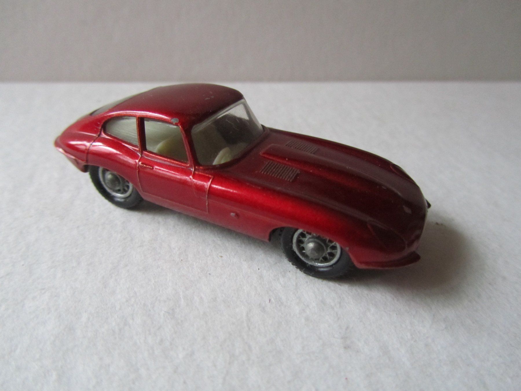Matchbox Modellini d'auto: Jaguar E Type, Matchbox Lesney, Nr. 32 B, 1962-1968 – Usato da Weiningen ZH venduto da dietsch57 2