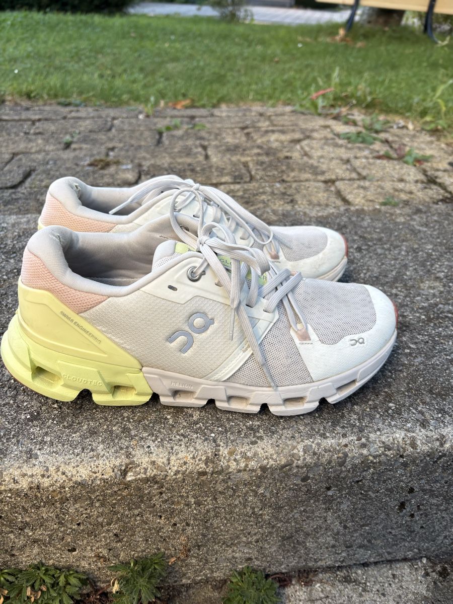 On Damenschuhe: ON RUNNING SCHUH Grösse 40 – Gebraucht aus Mels von ste_mp6f 4