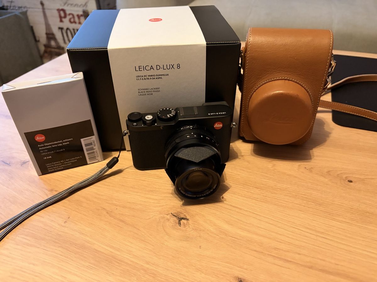 Leica Fotocamera: Leica D-Lux 8 mit Zubehör – Nuovo (secondo la descrizione) da Unterseen venduto da Raw86