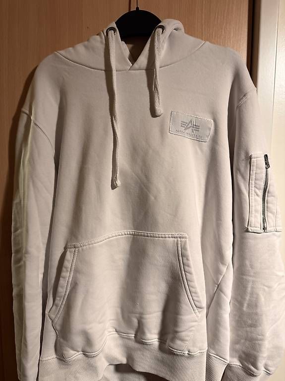 Maglioni & Felpe: Alpha Industries Hoodie  – Usato da Bad Ragaz venduto da mor_d7kw 1
