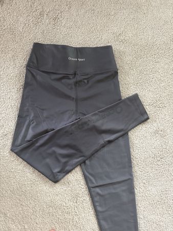 Leggings Oceans Apart grau Modell glänzend guter Zustand
