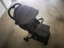 Kinderwagen grau zusammenklappbar guter Zustand