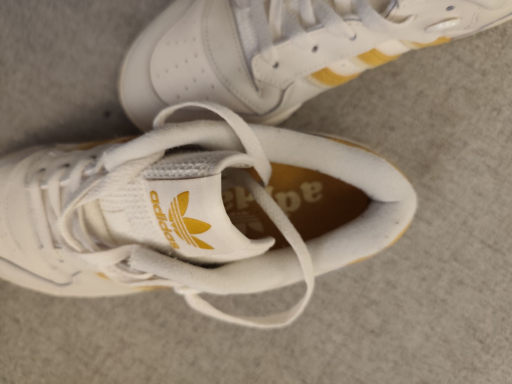 Adidas Herrenschuhe: Sneaker Adidas – Neu (gemäss Beschreibung) aus Oberägeri von ang_22g5 7