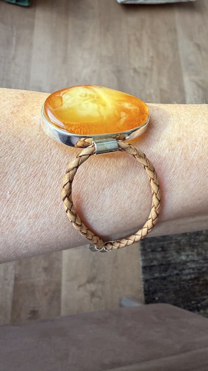 Armbänder & -reifen: Märchenhafter Bernstein als Armband auf Leder – Neu und originalverpackt aus Ebikon von Leonidas2 2