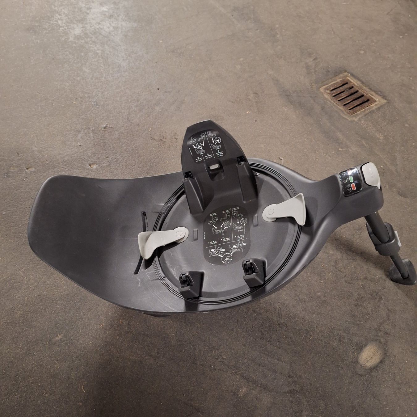 Cybex Auto-Kindersitze: Cybex Base T – Gebraucht aus Davos Platz von dom_8hwb