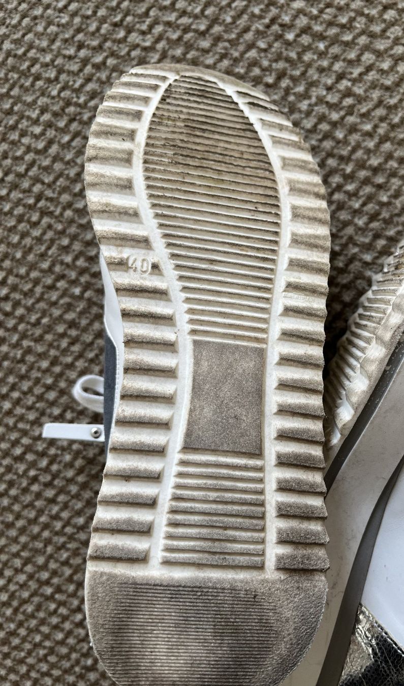 Scarpe da donna: Sneaker Leder Gr. 40 Schuhe Turnschuhe – Usato da Affoltern am Albis venduto da Blackrhythm 8
