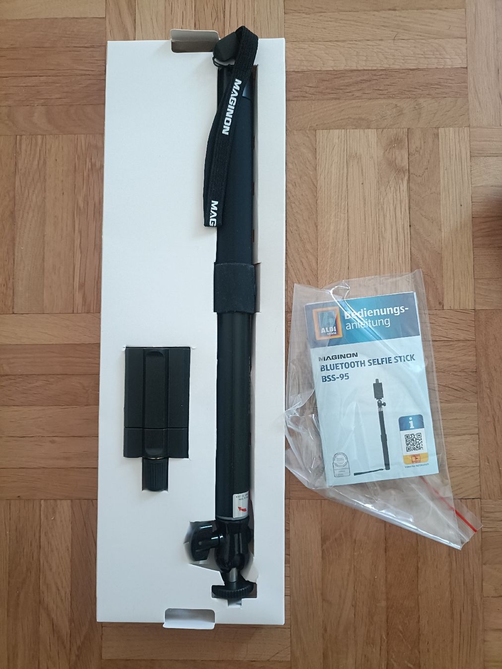 Staffe: Selfie Stick Bluetooth – Nuovo e nell'imballaggio originale da Lugano venduto da riccardo012 1
