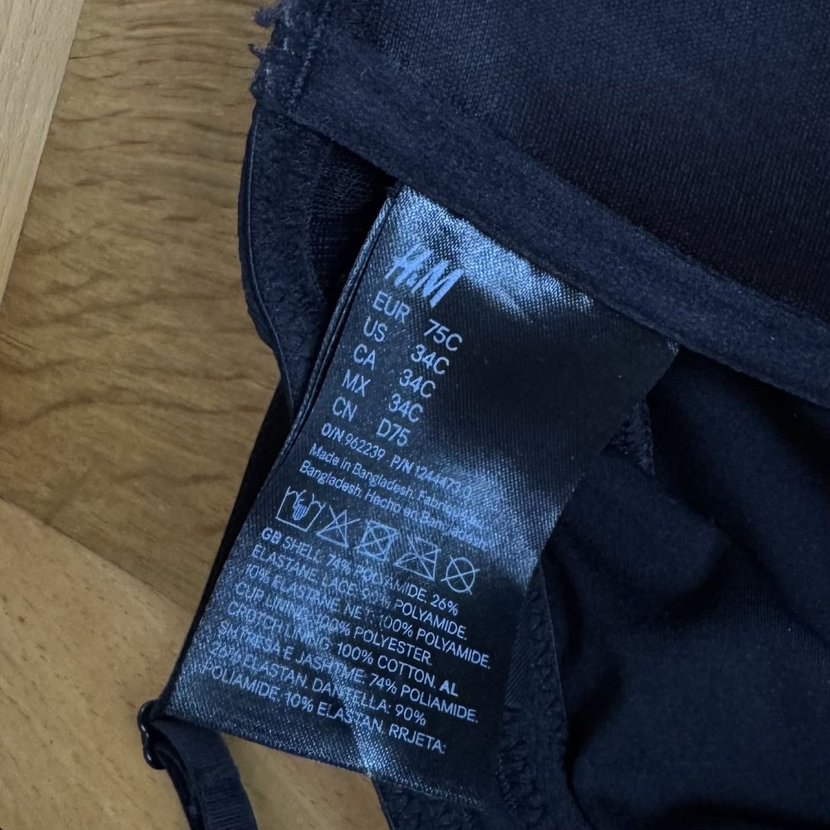 H&M Top: H&M Bodysuit Black Lace Trim Size 75C  – Nuovo (secondo la descrizione) da solothurn venduto da mil_ja.t 4