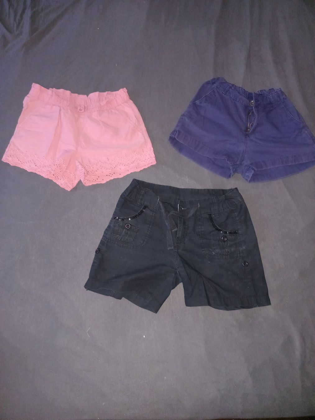 Lotti & Set di vestiti: 8 Shorts gr 134 – Usato da Bachenbülach venduto da enigmatic 1