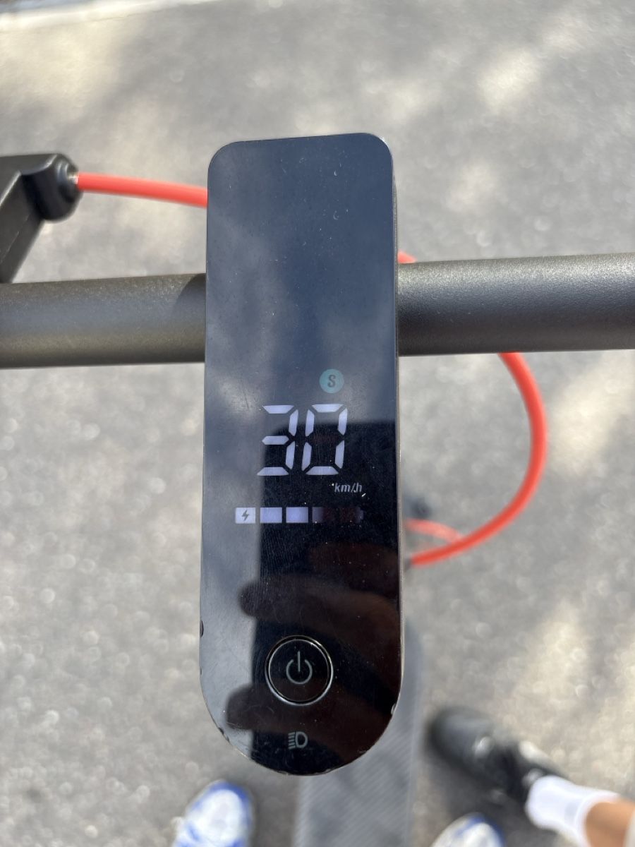 Scooter: Xiaomi 5 Max Schwarz e-Scooter 30 km/h – Usato da Zürich venduto da lil_2wwx 3