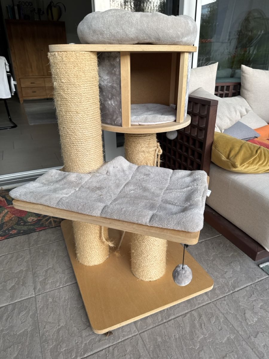 Tiragraffi: Katzenbaum 120cm hoch  – Usato da Zürich venduto da wue_7zcq