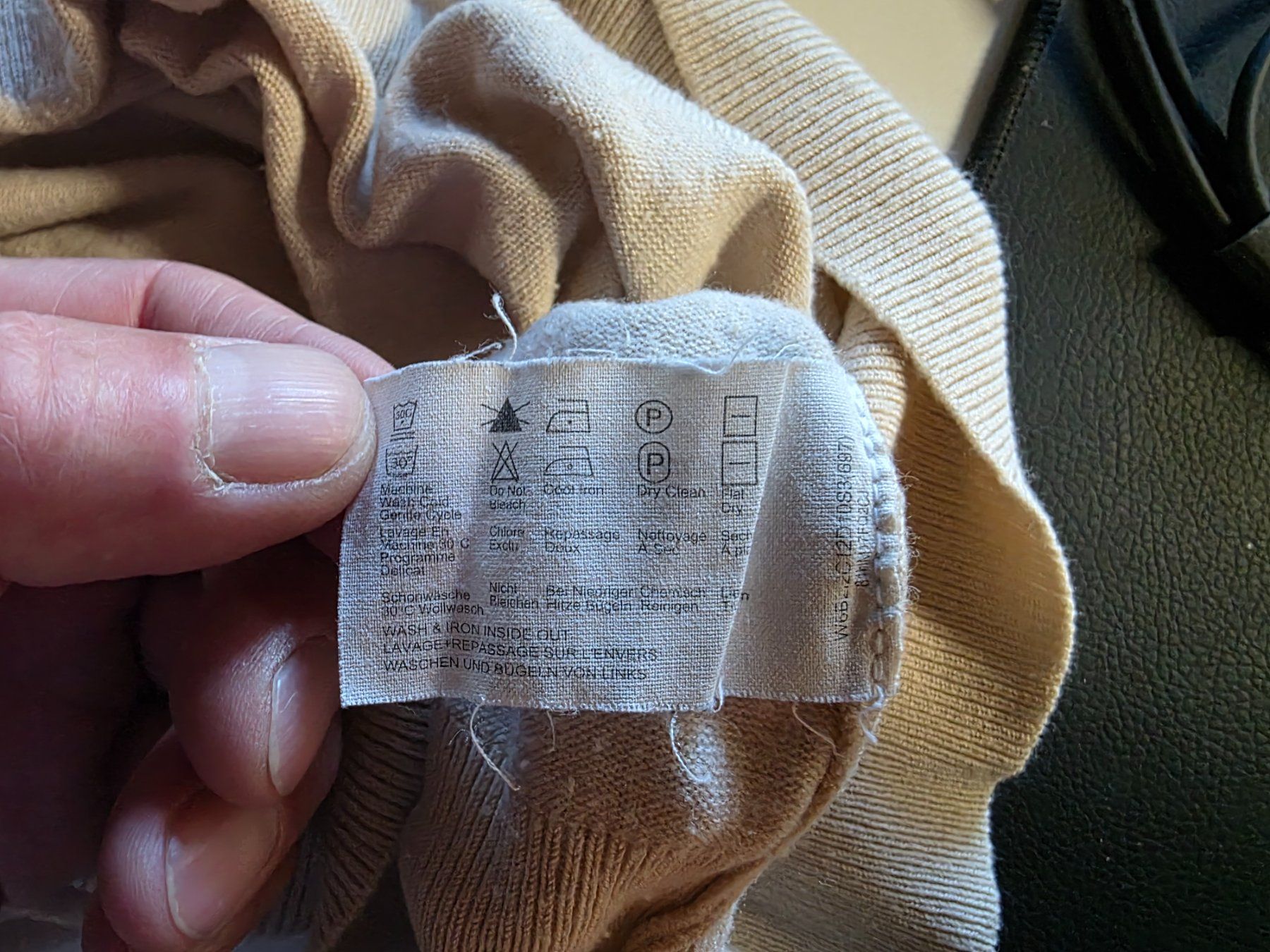 Esprit Maglioni & Felpe: Rollkragen beige Pullover Esprit Grösse M – Usato da Walterswil BE venduto da Lonitti 5