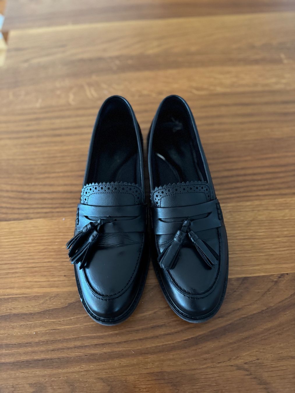 Scarpe da donna: Schicke schwarze Lederloafer, Grösse 40 – Usato da Dübendorf venduto da Malcika1
