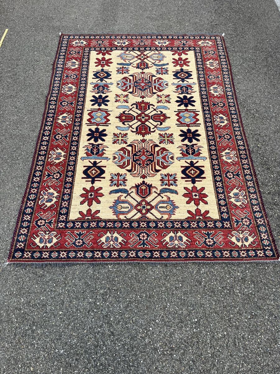 Tapis: Wunderschöner Teppich – D'occasion à Eschenz par glettise24