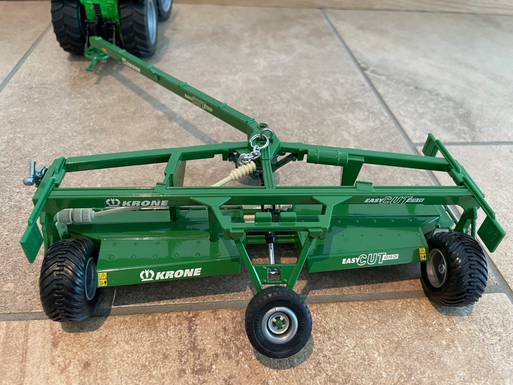 Deutz Trattori: SIKU Deutz Agrotron 210 mit Krone Mähwerk – Nuovo e nell'imballaggio originale da Kreuzlingen venduto da Stefan1150 5