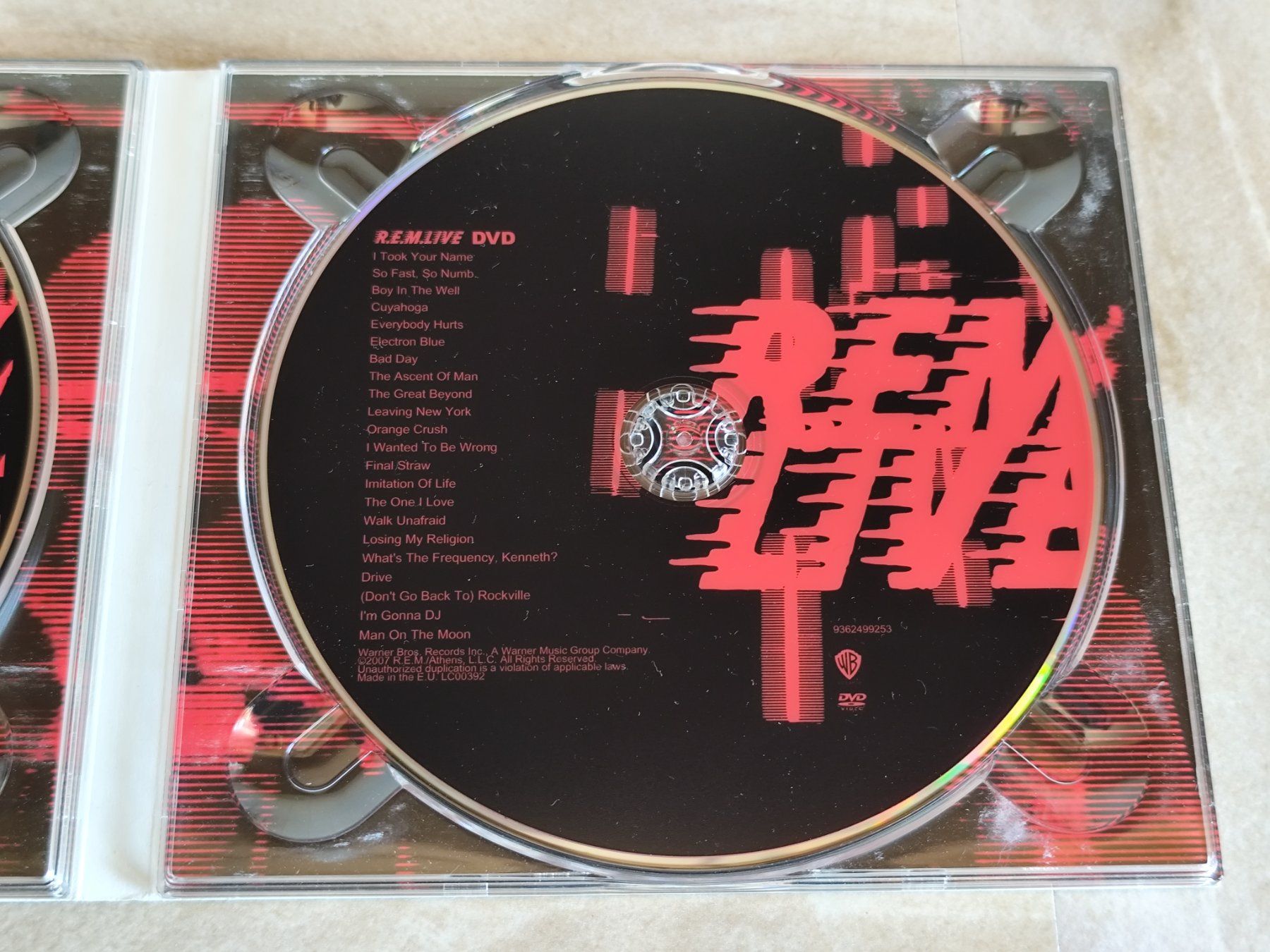 CD: R.E.M. - LIVE, Doppel CD + 1 DVD, Warner Bros Records Inc. – Usato da Ermenswil venduto da easyric 2