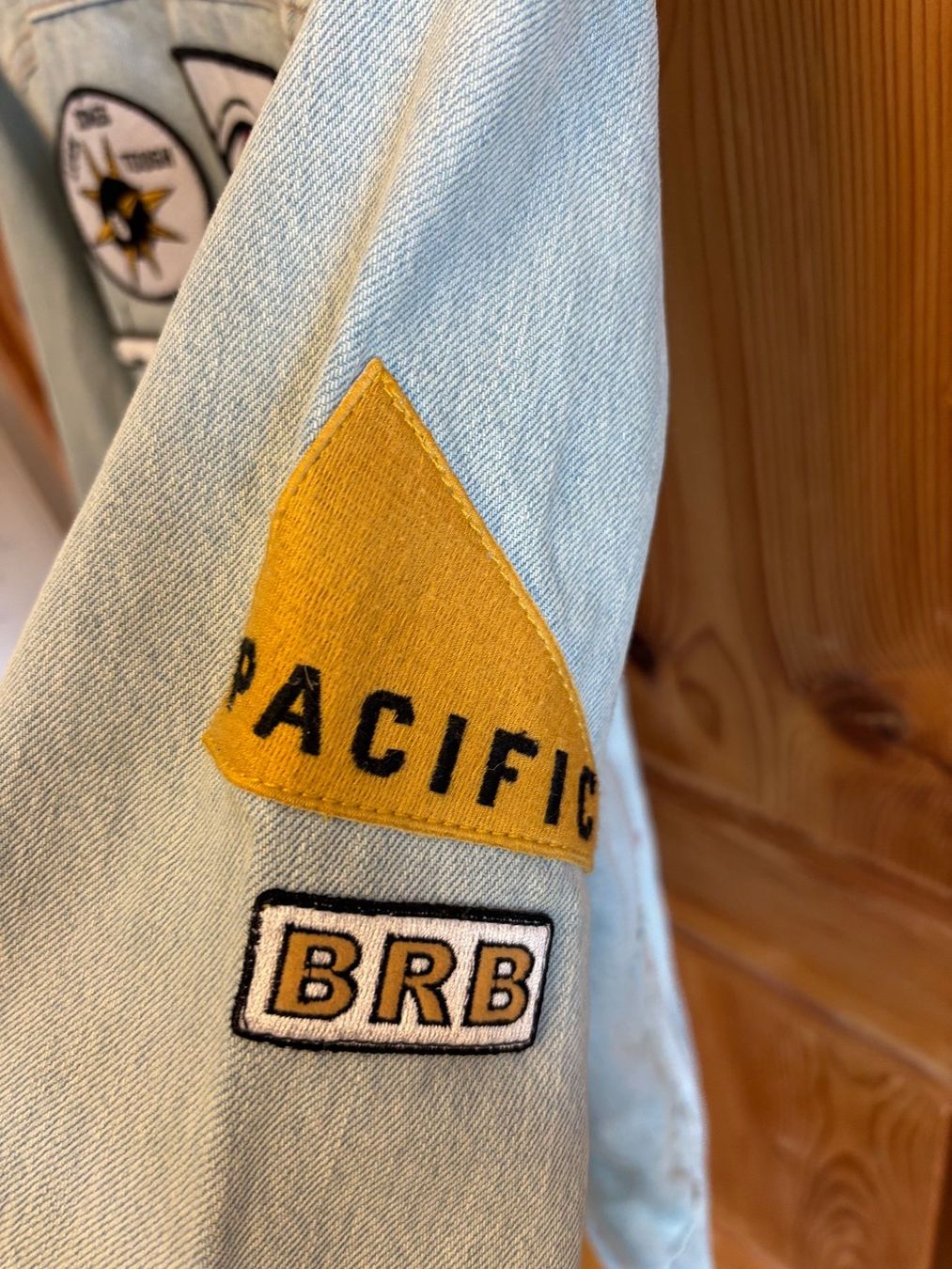 Levi's Giacche: Levi's Denim-Jacke mit Patches in S – Nuovo (secondo la descrizione) da Tägerwilen venduto da vivlara 3
