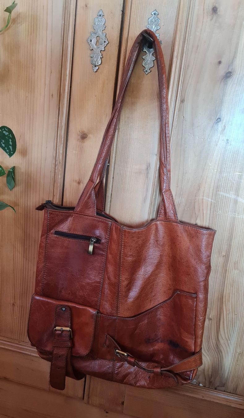 Taschen für Damen: Ledertasche – Gebraucht aus Bowil von Sabinep
