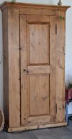 Tannen Holz Schrank