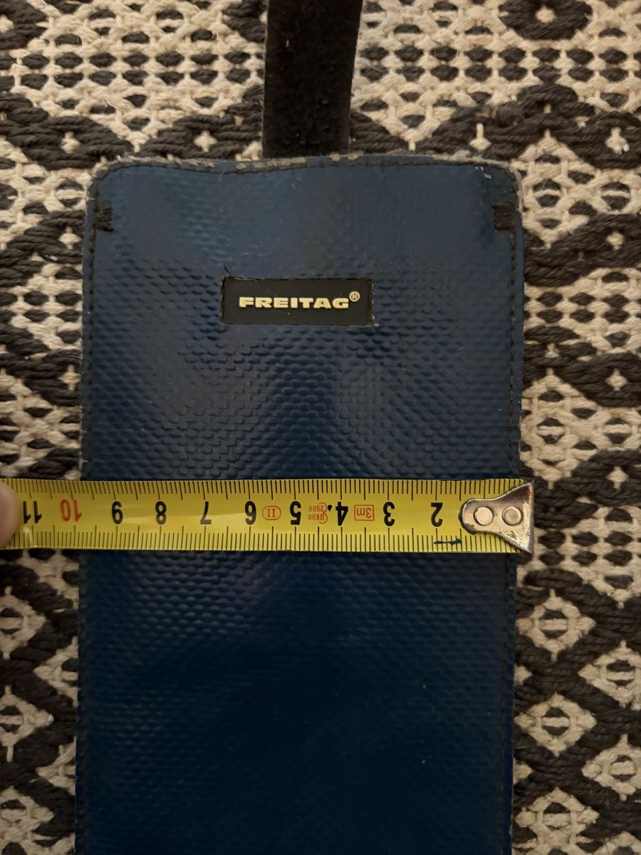 Freitag Cover & Protezioni schermo: Freitag Smartphonehülle blau 9.8x17cm – Usato da Lommis venduto da charisarts 3