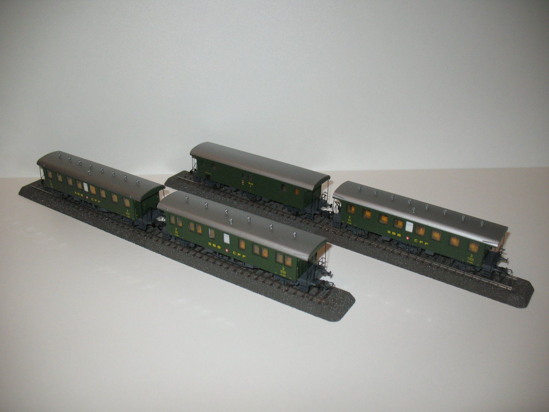 Liliput Modelleisenbahnen: Schweizer "Oldtimerwagen-Set" der SBB in H0=/ Liliput 330506 – Neu (gemäss Beschreibung) aus Ettiswil von Caapraibex 2