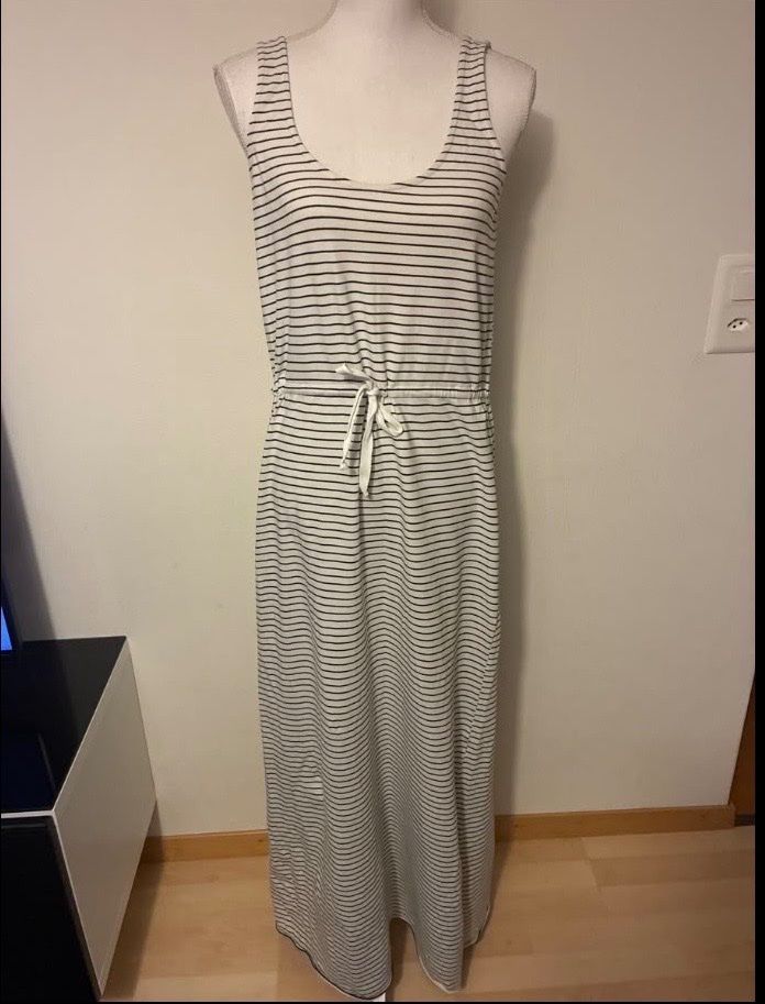 Kleider: Kleid L – Gebraucht aus Küssnacht am Rigi von Anacerna