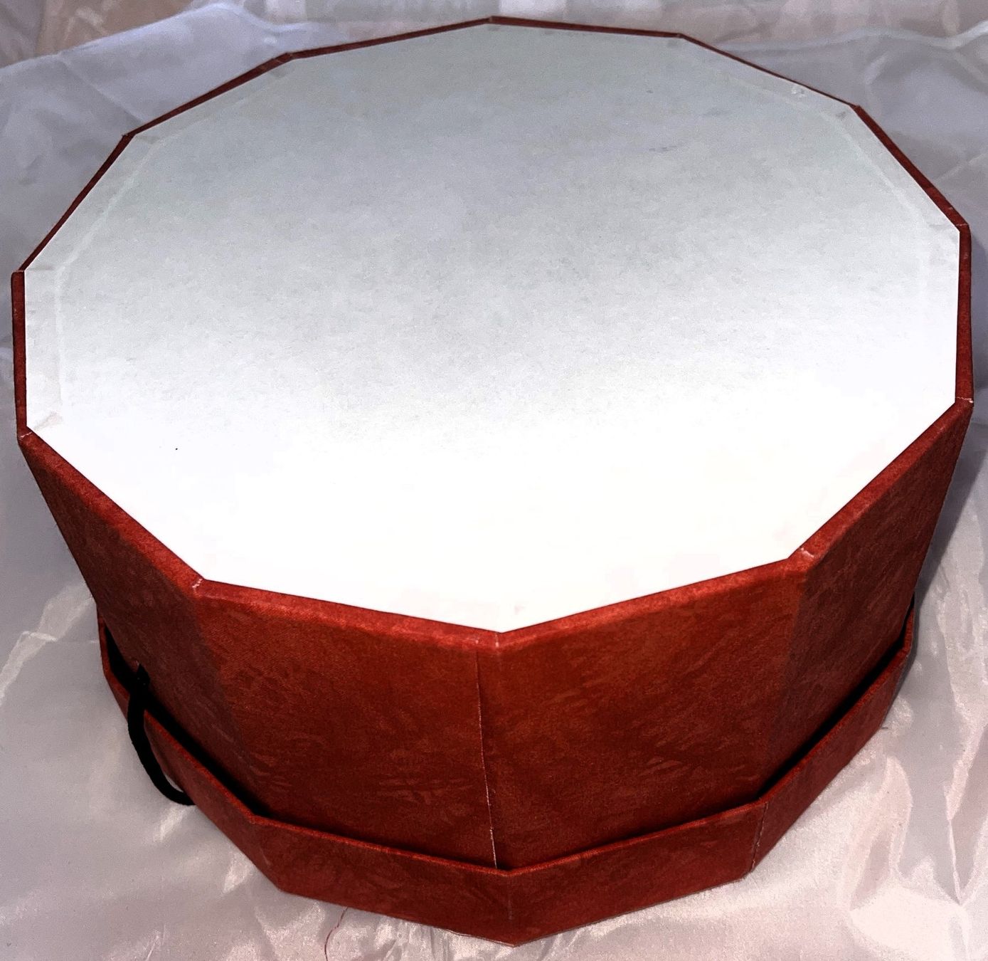 Tutte le decorazioni: Geschenkbox rot uni  32/17 cm. – Nuovo (secondo la descrizione) da Lutzenberg venduto da Truhe 1