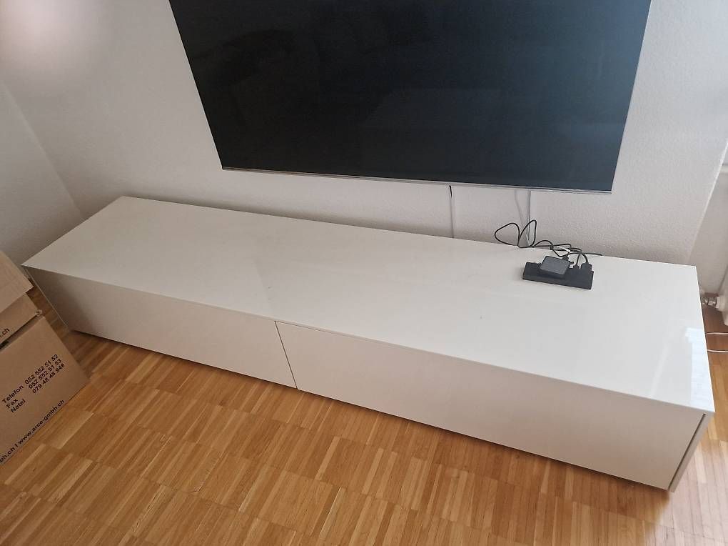 Tavoli: Salontisch und Sideboard  – Usato da Wallisellen venduto da GCR01 3