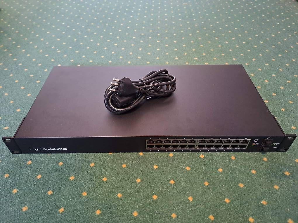 Ubiquiti Hubs & Switches: Ubiquiti EdgeSwitch ES-24-Lite – Gebraucht aus Nussbaumen AG von Aurelio24