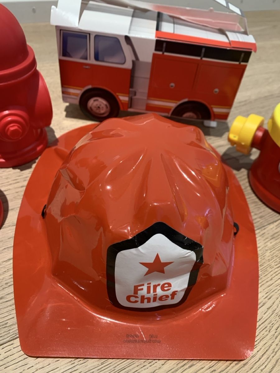 Tutte le decorazioni: Firefighter Set Toy or Birthday Decoration – Usato da Immensee venduto da Gitter 1