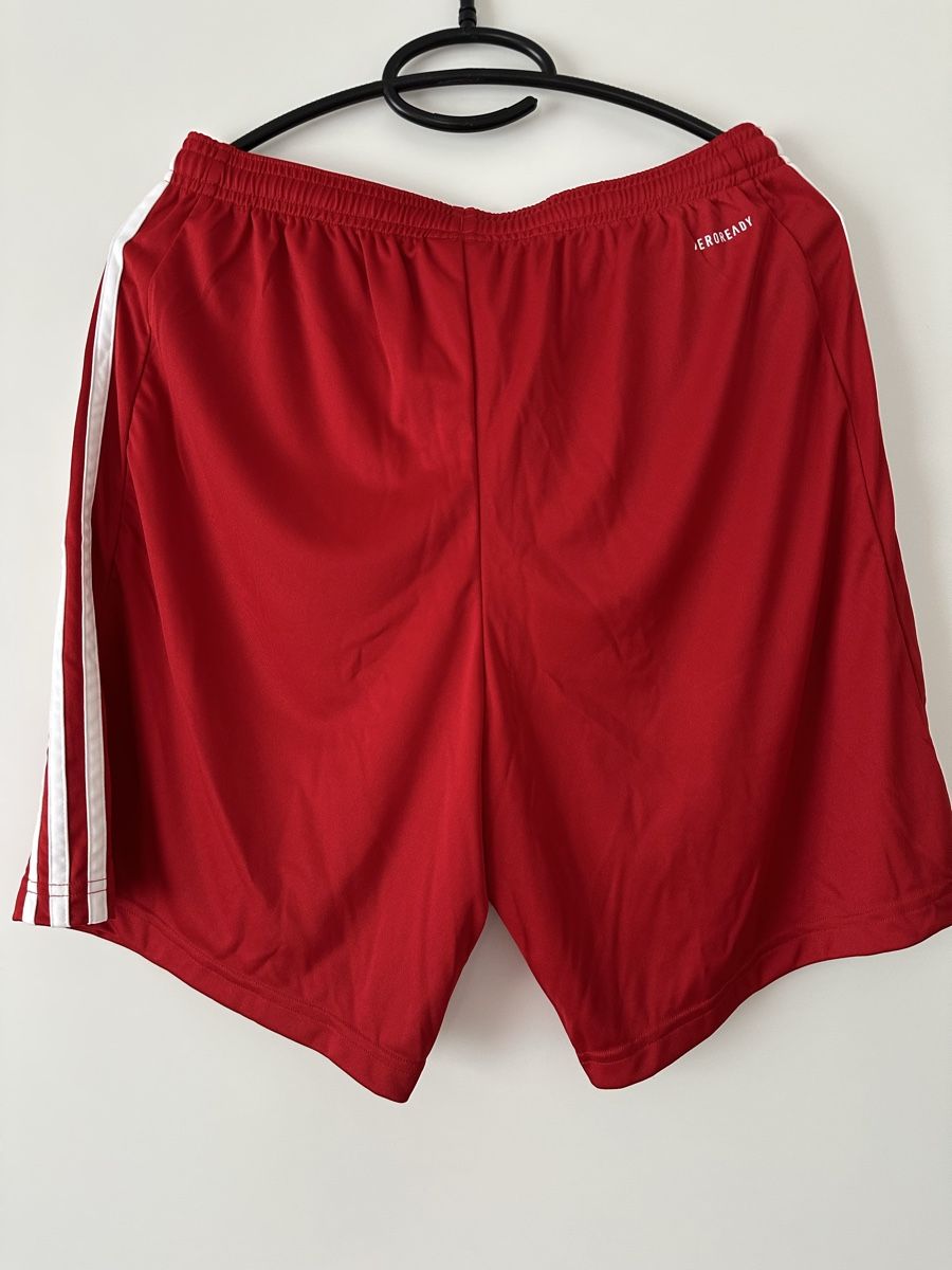 Adidas Pantalons: Adidas Shorts rot, Gr. M – D'occasion à Ermatingen par nic_x2tf 1