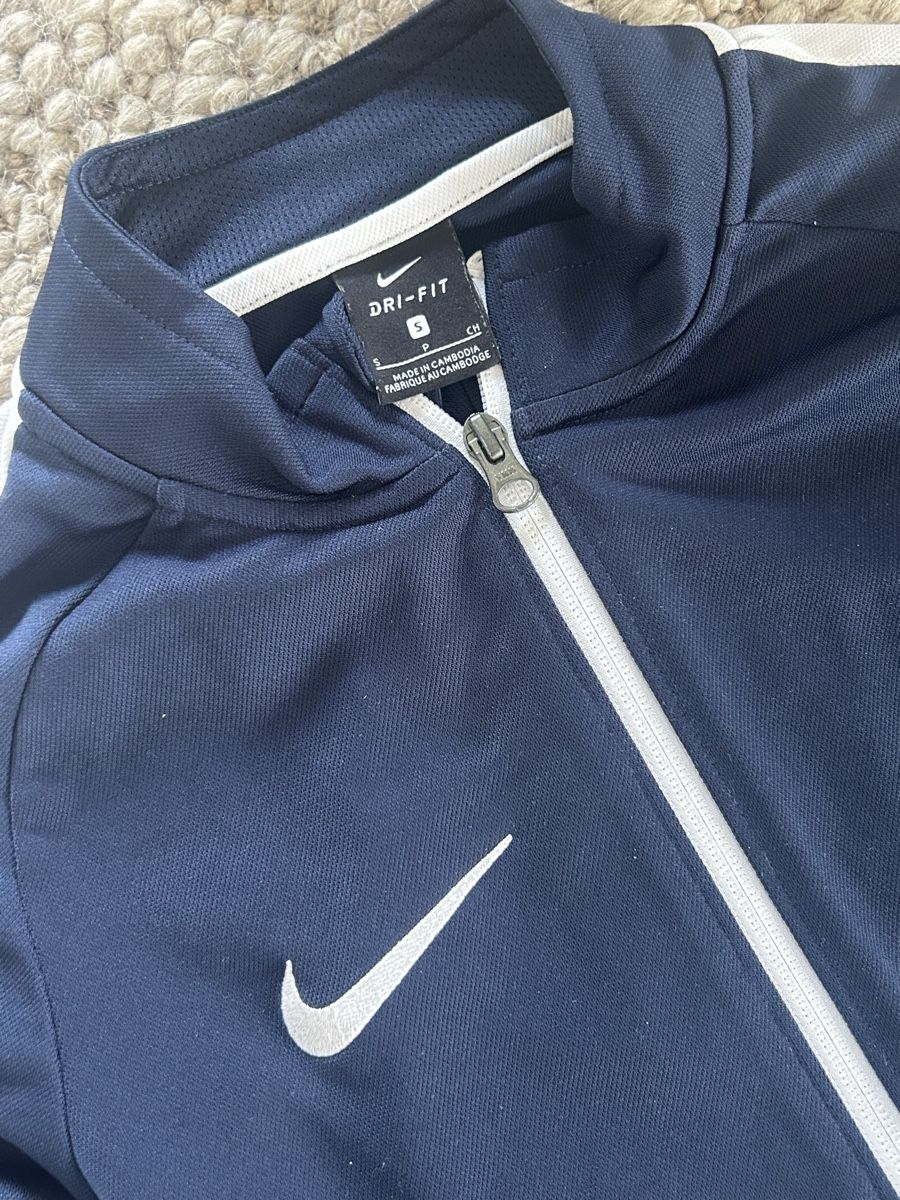 Nike Giacche: Nike Trainingsjacke – Usato da Oberkirch LU venduto da LuNeDa 1