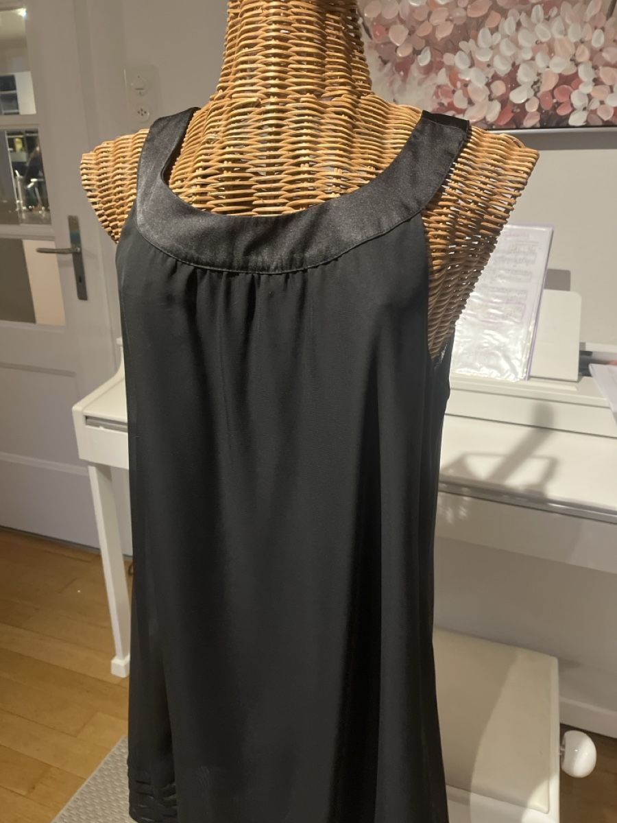 H&M Vestiti: Elegantes, schwarzes Kleid, H&M, 36 – Usato da Solothurn venduto da Bobesch08 1