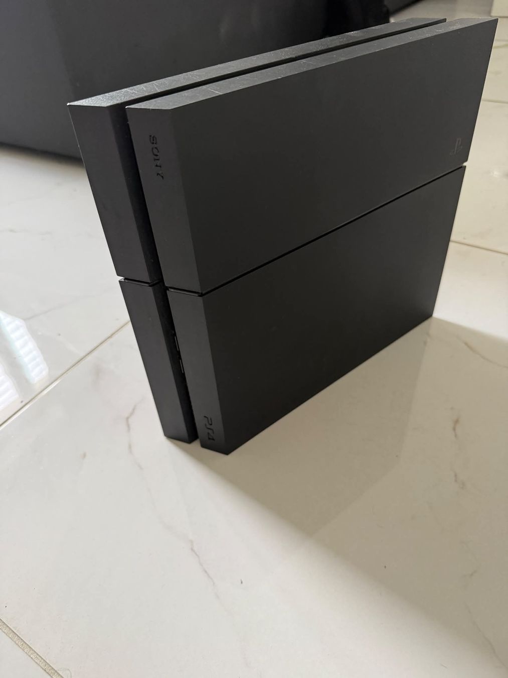 Sony Console: Playstation 4 – Usato da Flawil venduto da Dav_fl8s